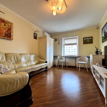 Федора Ернста вул., 12