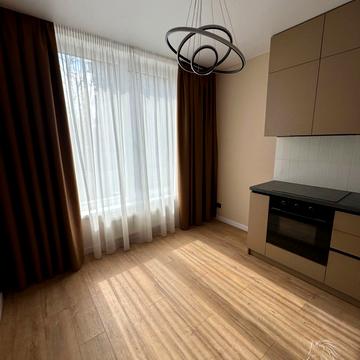 Велика Кільцева вул., (Будинок 1)