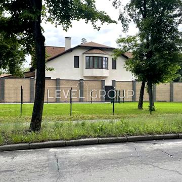 Квітки Цісик вул. (Гамарника), 81