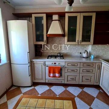 Академіка Ромоданова вул. (Пугачова), 11/15