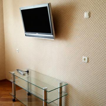 Прирічна вул., 17