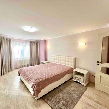 Червоної Калини просп., 72