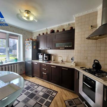 Соборності просп., 10