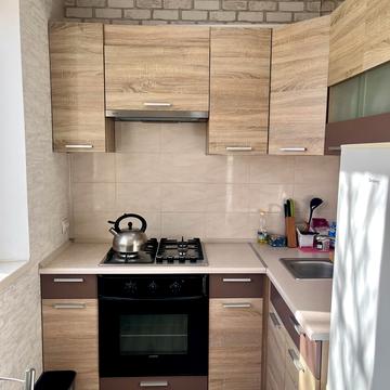 Гвардійців-Широнінців вул., 102