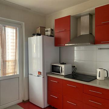 Бориса Гмирі вул., 10/40