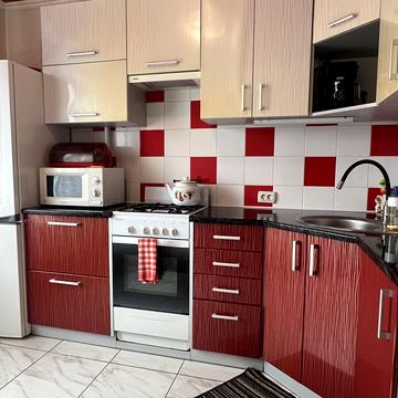 15 Квітня вул., 25