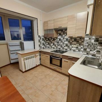 Небесної Сотні просп. (Маршала Жукова), 79б