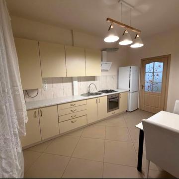 Вишнева вул., 28