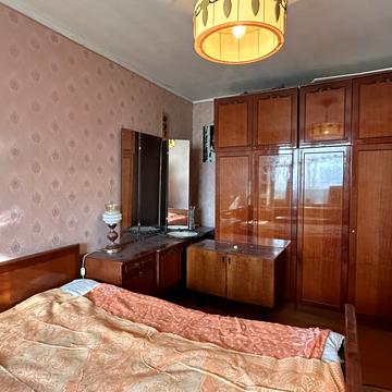 Лялі Ратушної вул., 126