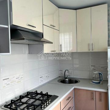 Валентинівська вул., 11