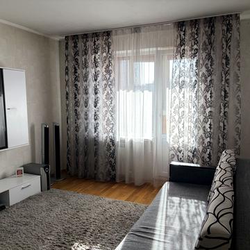 Ялтинська вул., 15