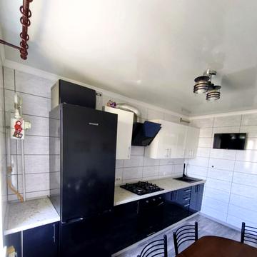 Перемоги вул., 37