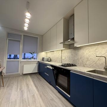 Героїв Небесної Сотні просп., (Будинок 20/10)