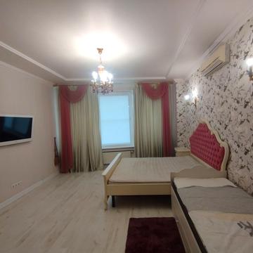 Літературна вул., 1а