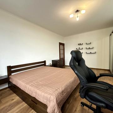 Воскресенська вул., 14-Е