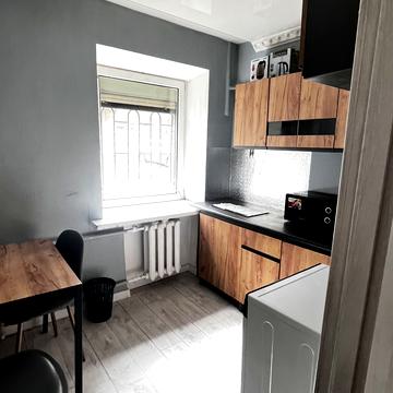 Полтавська вул., 3