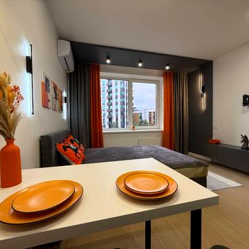 Героїв Небесної Сотні просп., 18/9