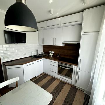 Бориса Гмирі вул., 12-Б