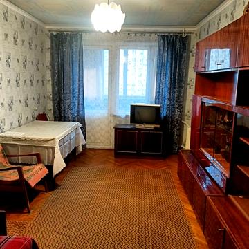 Машинобудівна вул., 25