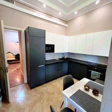 Бессарабська пл., 5-А