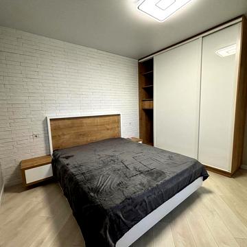 Дніпровська набережна вул., 16-Г