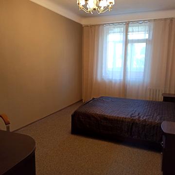 Івана Світличного вул. (Петровського), 10