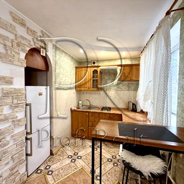 Леся Курбаса просп., 9-В