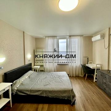 Миколи Бажана просп., 17-Б