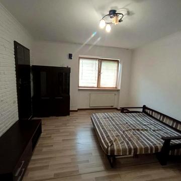 Конотопська вул., 13