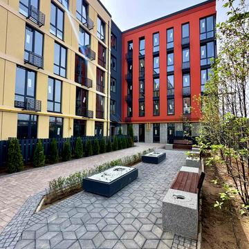 Поліська вул., 11