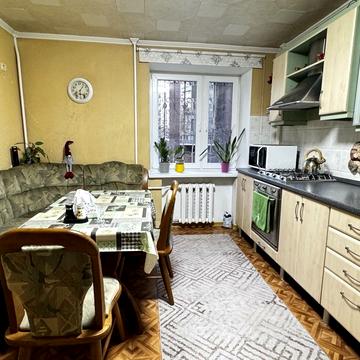 Олексія Вадатурського вул. (Маршала Малиновського), 16