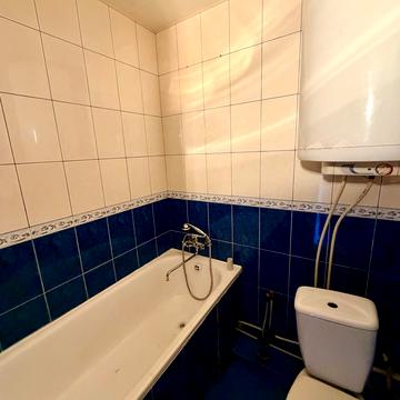 Набережна Перемоги вул., 50