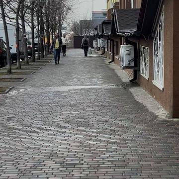 Райдужна вул., 64