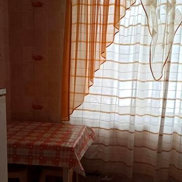 Валентинівська вул. (Блюхера), 42