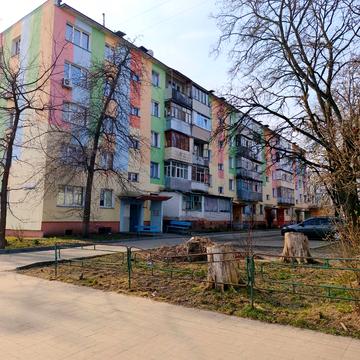 Левка Лукяненка просп. (Рокоссовського), 5