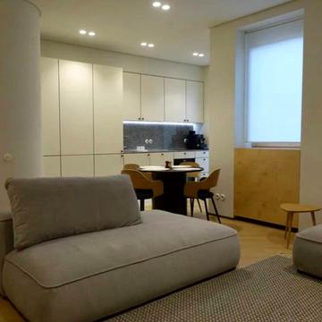 Театральна вул., 23