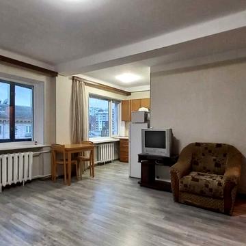 Велика Васильківська вул. (Червоноармійська), 129