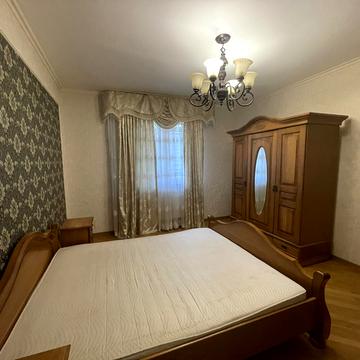 Івана-Теодозія Куровця вул. (Сергія Боткіна), 25