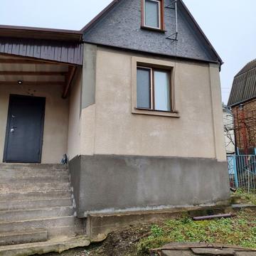 Вишнева вул., 2