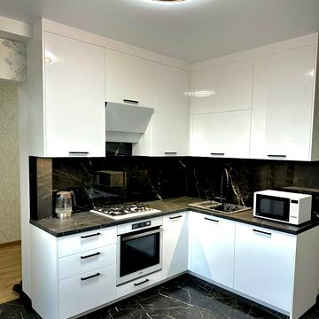 Академіка Сахарова вул., (Будинок 9)