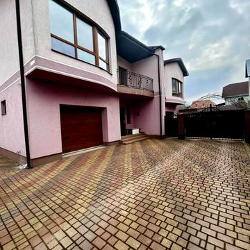 Лісова вул., 16