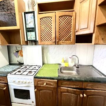 Старий Поділ вул., 3