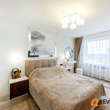 Академіка Глушкова просп., 26