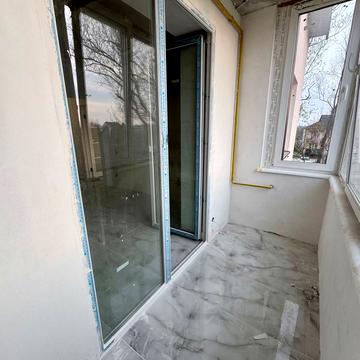 Наварійська вул., 27