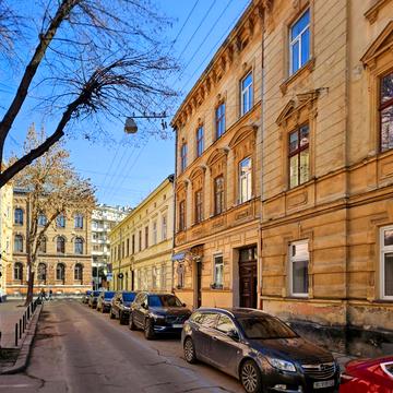 Олександра Кониського вул. (), 3