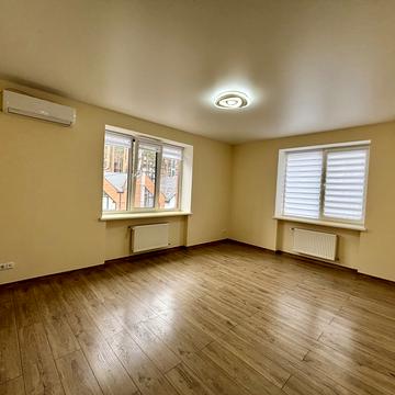 Лісова вул., (Будинок)