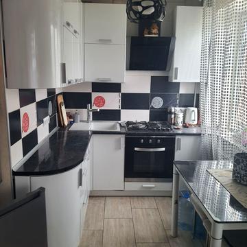 23 Серпня вул., 6