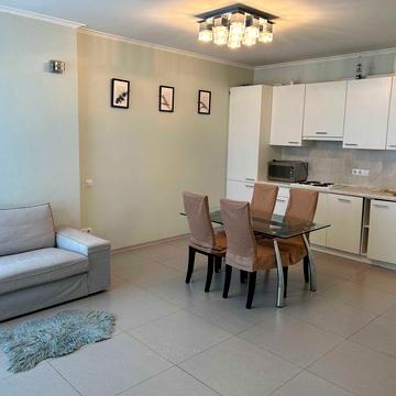 Валерія Лобановського просп. (Червонозоряний), 4-В