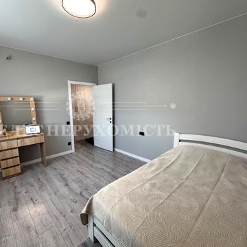 Івана Виговського вул. (Маршала Гречка), 10-Е