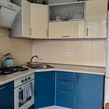 Гетьманська вул., 8